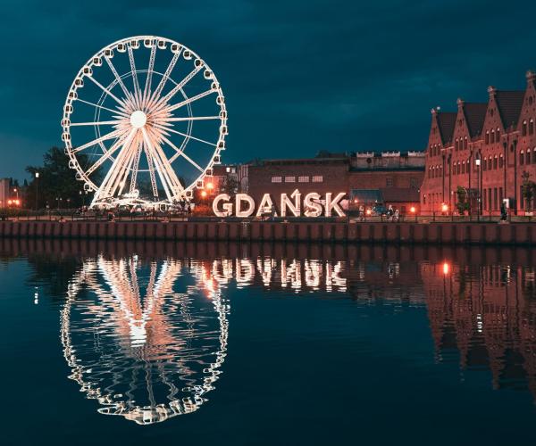 Reflection of the ferris wheel